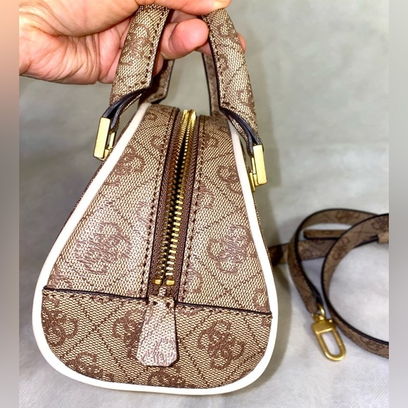 Guess Golden Brown Handbag so little and so cute 🥰! - Picture 5 of 8